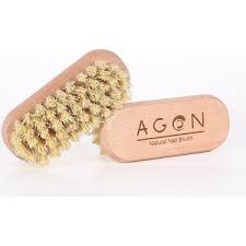 Brosse de soin des ongles en poils naturels avec manche en bois - 
